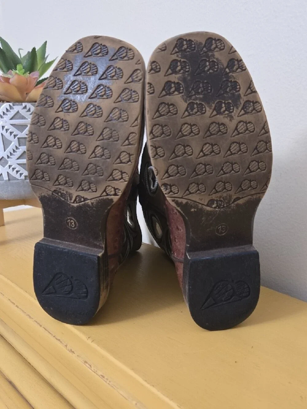 Youth Cowboy Boots, Size 13. Preowned.